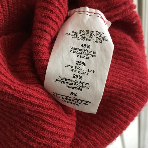 Brandy Melville Casey Sweater - Picture 9 of 9